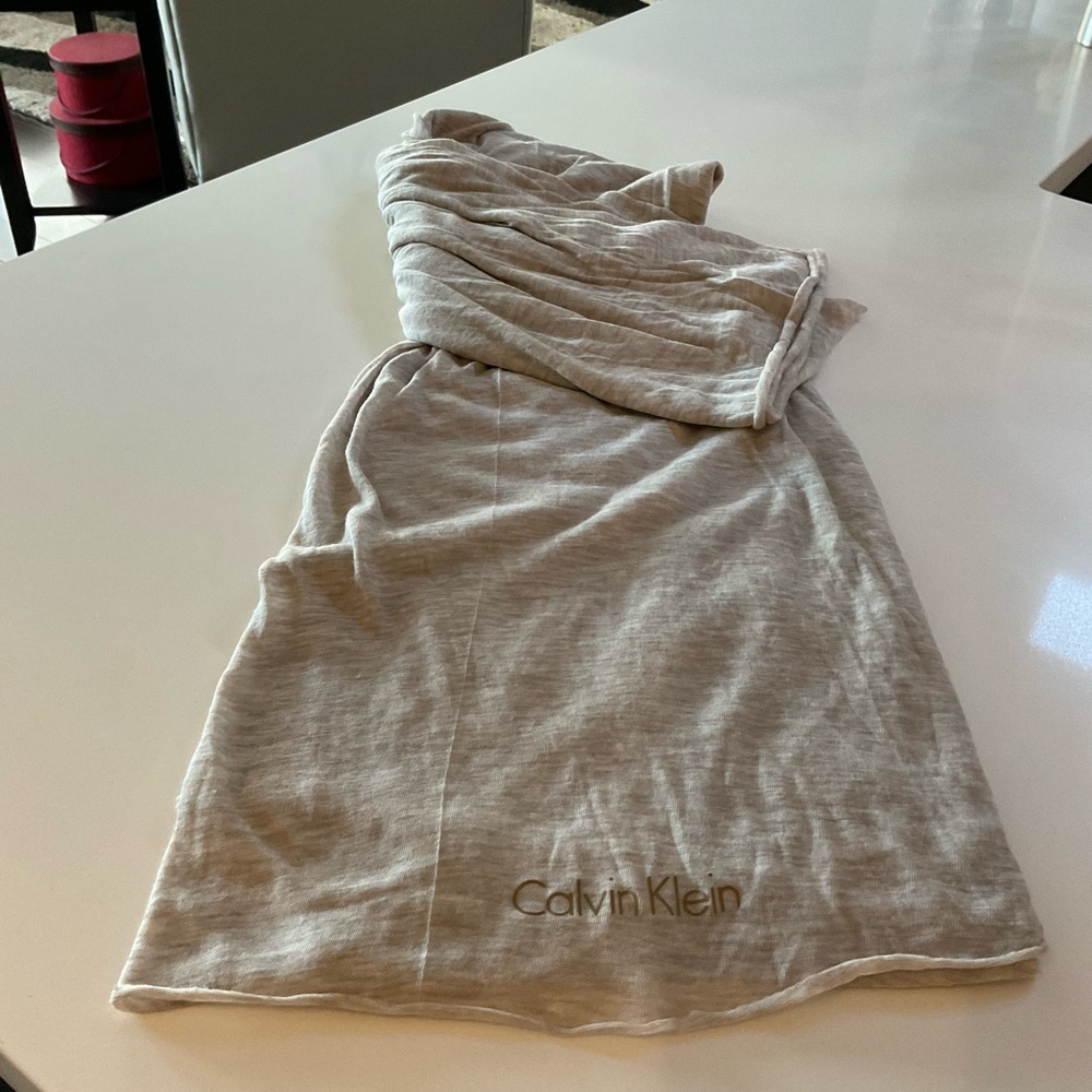 Never worn Cakvin Klein Tube scarf
